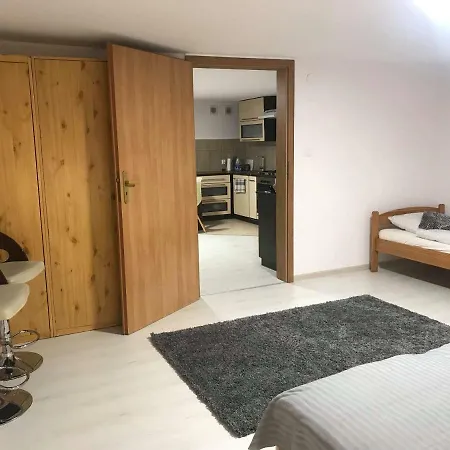 Przytulne Mieszkanie W Urokliwej Okolicy Chodzież