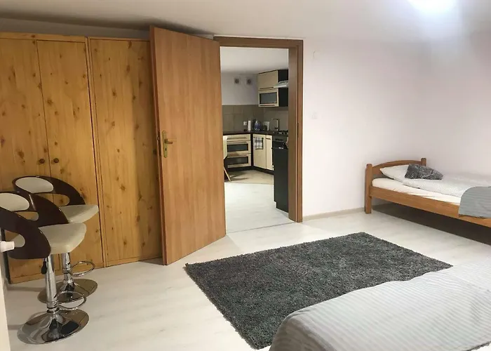 Przytulne Mieszkanie W Urokliwej Okolicy Chodzież